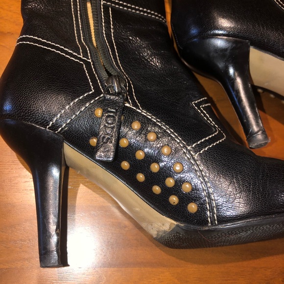 Tod’s Designer Black Ankle Boot - Picture 5 of 7